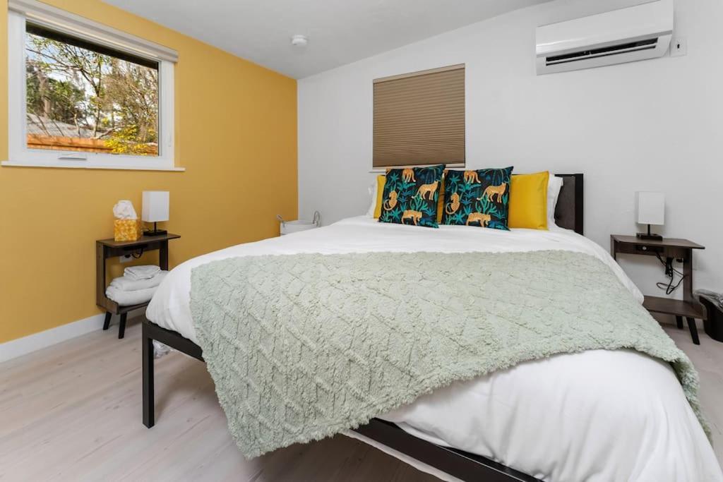 Smart Bungalow: 10-Min To Uf, Central Location 게인즈빌 외부 사진