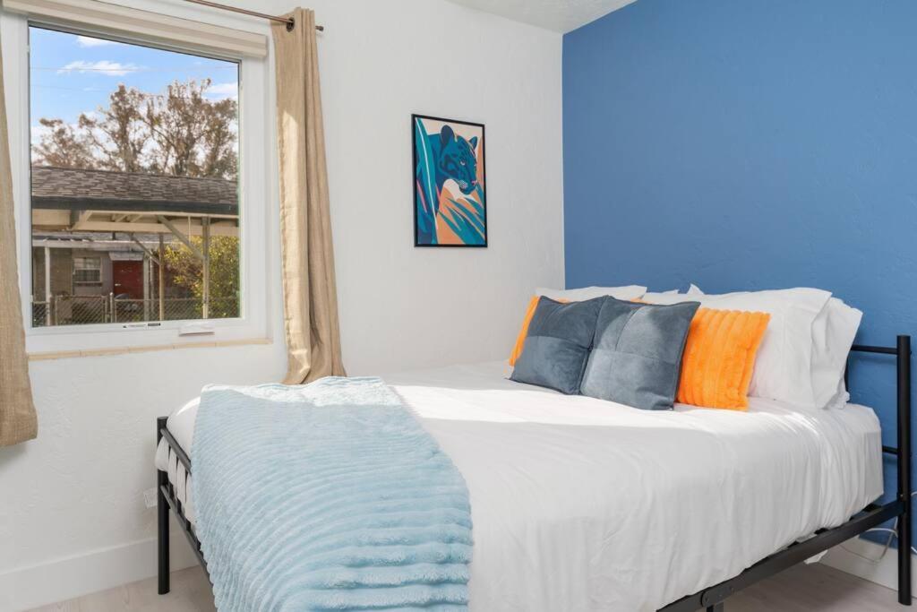 Smart Bungalow: 10-Min To Uf, Central Location 게인즈빌 외부 사진